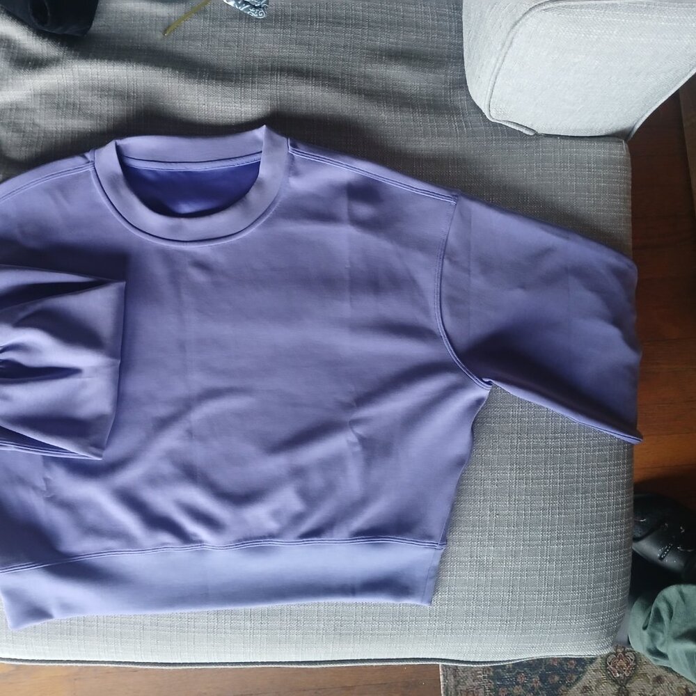 NWOT Lululemon Softstreme Perfectly Oversized Cropped Crew in Purple Size 6